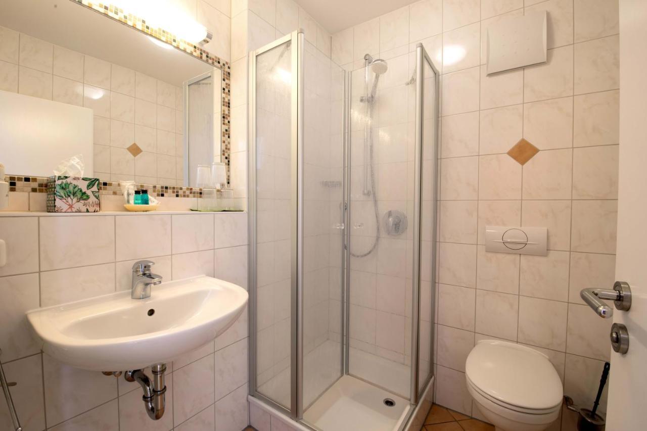 Gasthaus Hotel Ostermeier Аттенкирхен Экстерьер фото