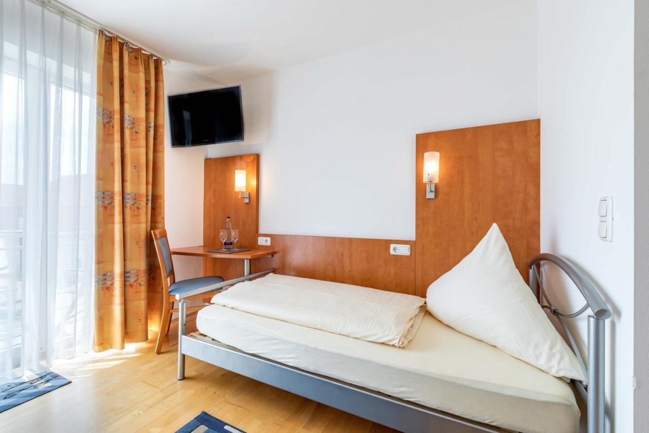 Gasthaus Hotel Ostermeier Аттенкирхен Экстерьер фото