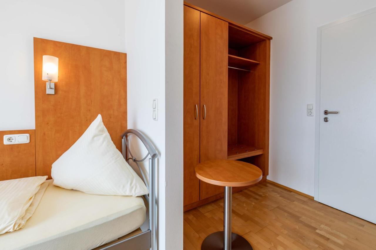 Gasthaus Hotel Ostermeier Аттенкирхен Экстерьер фото