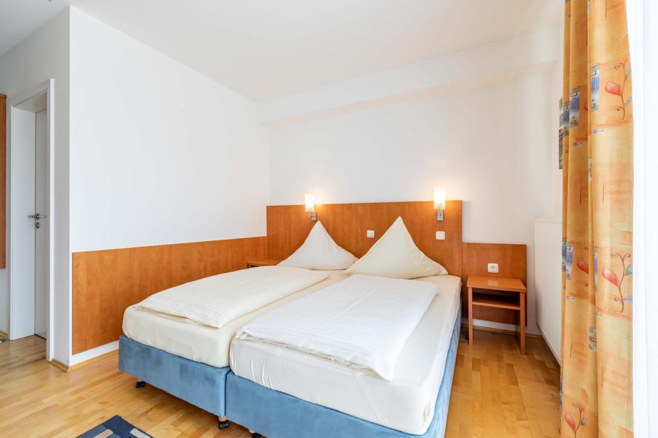 Gasthaus Hotel Ostermeier Аттенкирхен Экстерьер фото