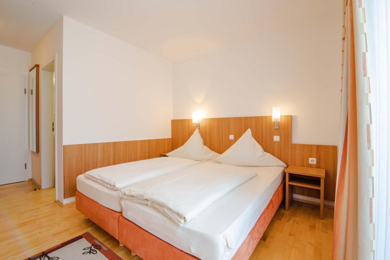 Gasthaus Hotel Ostermeier Аттенкирхен Экстерьер фото
