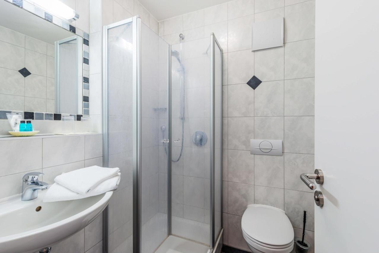 Gasthaus Hotel Ostermeier Аттенкирхен Экстерьер фото