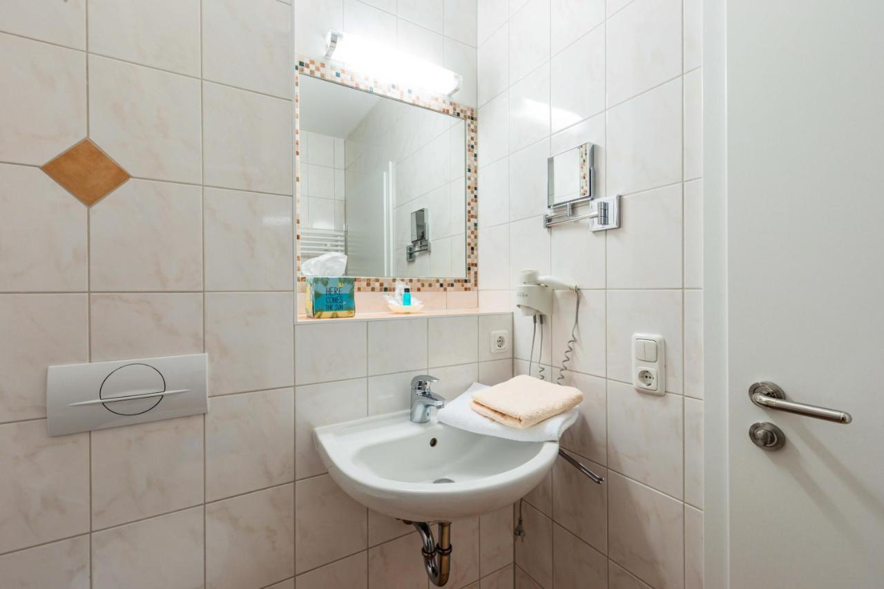 Gasthaus Hotel Ostermeier Аттенкирхен Экстерьер фото